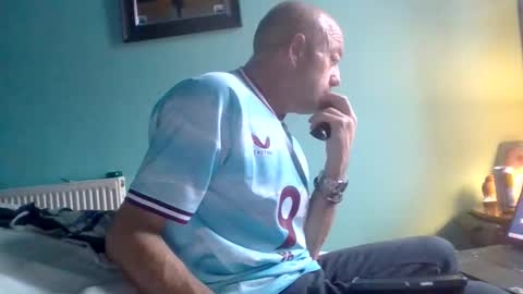 burnleyguy1977 online show from June 2, 2026, 4:47 am