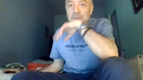 burnleyguy1977 online show from June 8, 2026, 4:35 am