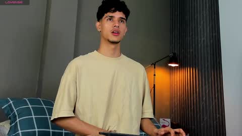 Buster independent model online show from January 3, 2025, 7:38 am