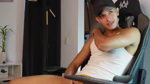 Buster independent model online show from April 22, 2026, 4:19 pm