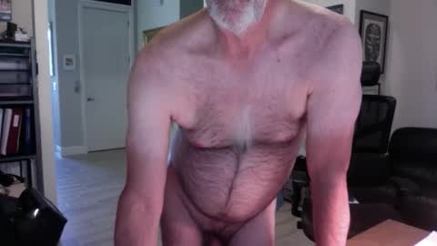 Snapshot of bustinout99 chatting on April 10, 2026, 2:22 pm afternoon wood online show from April 10, 2026, 2:22 pm