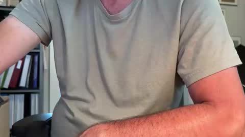 Snapshot of bustinout99 chatting on May 9, 2026, 9:09 pm afternoon wood online show from May 9, 2026, 9:09 pm