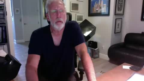 Snapshot of bustinout99 chatting on July 25, 2026, 1:52 pm afternoon wood online show from July 25, 2026, 1:52 pm