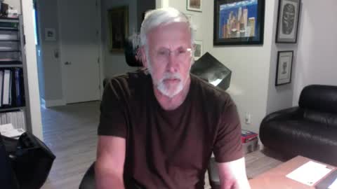 Snapshot of bustinout99 chatting on August 2, 2026, 7:23 pm afternoon wood online show from August 2, 2026, 7:23 pm