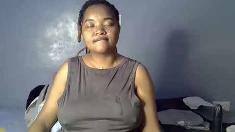 Snapshot of busty_kenzi chatting on May 25, 2026, 6:14 pm busty kenzi online show from May 25, 2026, 6:14 pm