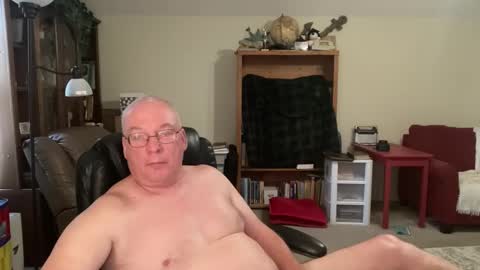 bustyballs100 online show from October 28, 2025, 3:14 pm