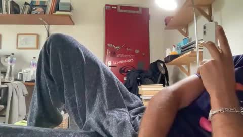 butolina online show from October 25, 2025, 2:02 pm