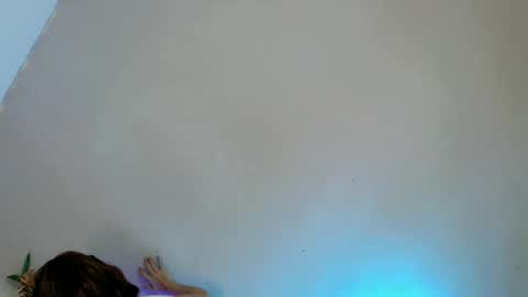 J E N online show from September 24, 2025, 11:41 pm