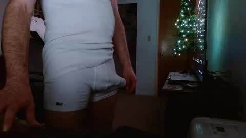 Snapshot of bwall1425 chatting on December 31, 2024, 12:43 am bwall1425 online show from December 31, 2024, 12:43 am