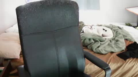 bxbydior online show from September 28, 2025, 5:40 pm