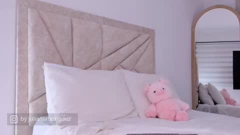 Snapshot of by_juliana chatting on June 30, 2026, 1:06 am online show from June 30, 2026, 1:06 am