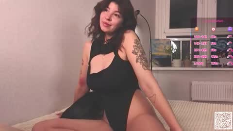 Kira online show from December 14, 2025, 7:40 pm