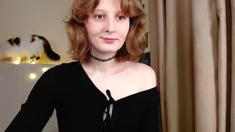 C0ralynx online show from October 9, 2025, 2:31 am