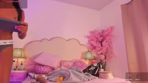 Snapshot of cahitlinbel chatting on May 27, 2026, 8:44 am Cahitlin online show from May 27, 2026, 8:44 am