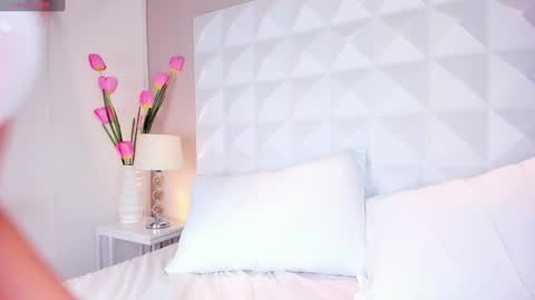 Caitlyn  online show from February 8, 2025, 8:10 pm