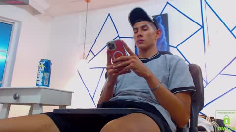 Snapshot of calavalerio chatting on December 17, 2024, 8:10 pm Valerio online show from December 17, 2024, 8:10 pm