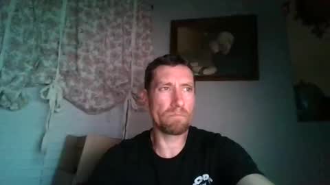 Snapshot of calbry82 chatting on May 4, 2026, 2:40 am calbry82 online show from May 4, 2026, 2:40 am