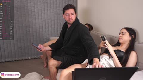 Snapshot of calehot98 chatting on October 23, 2025, 2:33 am https online show from October 23, 2025, 2:33 am