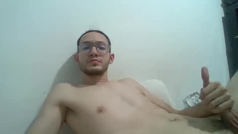 calenturalatina online show from February 11, 2026, 11:32 pm