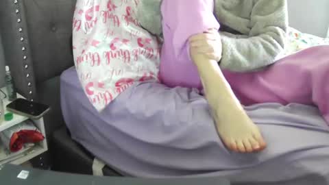 Snapshot of calicambri chatting on January 4, 2025, 4:11 pm The Cali Cambri online show from January 4, 2025, 4:11 pm