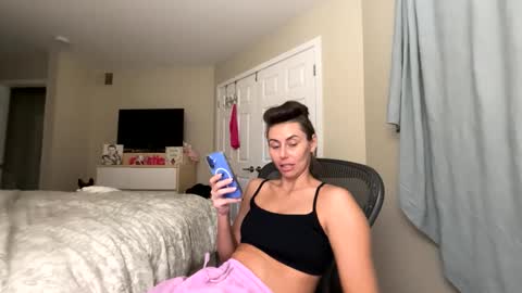 Snapshot of calicambri chatting on September 23, 2025, 2:03 am The Cali Cambri online show from September 23, 2025, 2:03 am