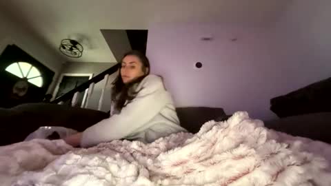 Snapshot of calicambri chatting on March 4, 2026, 2:01 pm The Cali Cambri online show from March 4, 2026, 2:01 pm