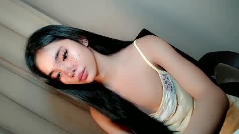 Snapshot of call_me_nina chatting on June 24, 2026, 12:20 am call_me_nina online show from June 24, 2026, 12:20 am