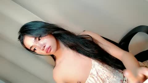 Snapshot of call_me_nina chatting on June 26, 2026, 1:43 am call_me_nina online show from June 26, 2026, 1:43 am