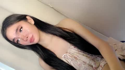 Snapshot of call_me_nina chatting on July 14, 2026, 2:05 am call_me_nina online show from July 14, 2026, 2:05 am