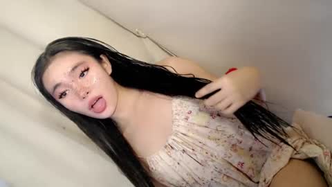 Snapshot of call_me_nina chatting on July 19, 2026, 12:47 am call_me_nina online show from July 19, 2026, 12:47 am