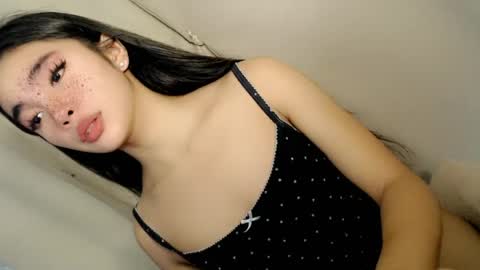 Snapshot of call_me_nina chatting on July 29, 2026, 1:15 am call_me_nina online show from July 29, 2026, 1:15 am