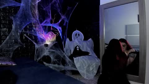 calliope_dark online show from October 31, 2025, 3:24 pm