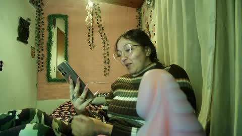 paula online show from April 21, 2026, 1:42 am