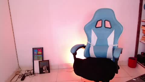 Snapshot of callmebluee chatting on April 25, 2026, 6:16 pm callmebluee online show from April 25, 2026, 6:16 pm