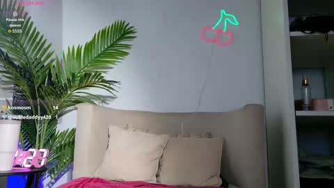 Mia online show from March 4, 2026, 4:02 pm