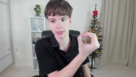 Hey I am Calvin  online show from January 5, 2025, 7:07 pm