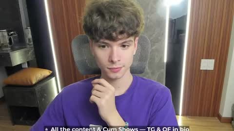 Hey I am Calvin  online show from April 19, 2026, 6:10 pm