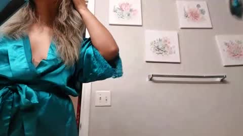 Snapshot of calypsokm chatting on February 7, 2025, 6:35 am calypsokm online show from February 7, 2025, 6:35 am