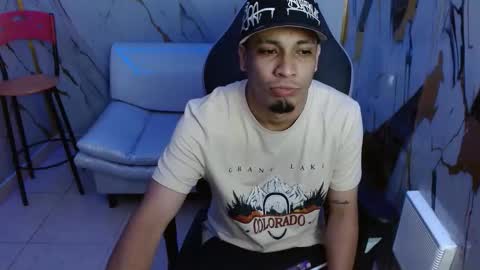 cam_xman online show from April 19, 2026, 1:10 pm