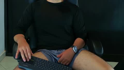 camara110 online show from February 6, 2025, 8:45 pm