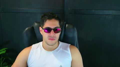 camara110 online show from March 4, 2025, 3:33 am