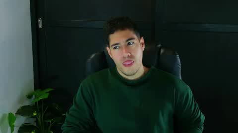 camara110 online show from March 8, 2025, 1:57 pm