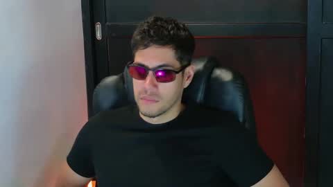 camara110 online show from September 24, 2025, 3:59 pm