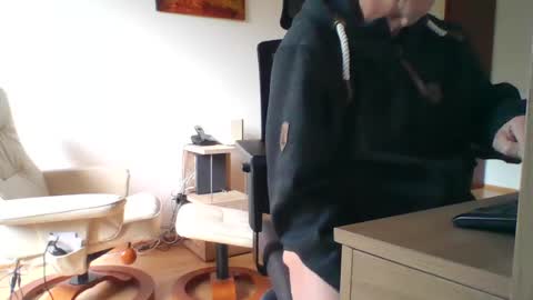 camcologne online show from January 7, 2025, 10:43 am