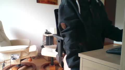 camcologne online show from January 7, 2025, 1:46 pm