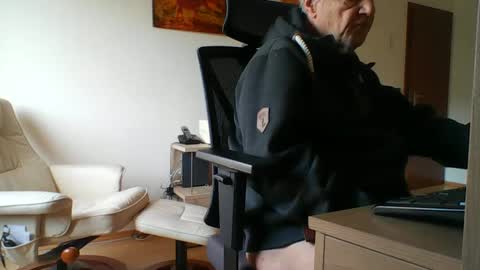 camcologne online show from January 21, 2025, 11:03 am