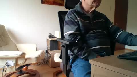 camcologne online show from January 22, 2025, 10:07 am