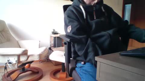 camcologne online show from February 2, 2025, 4:11 pm