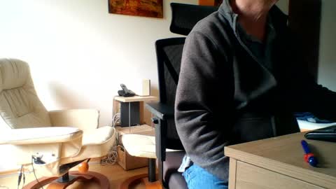 camcologne online show from May 6, 2026, 8:52 am