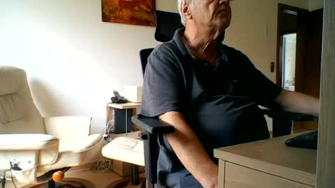 camcologne online show from June 15, 2026, 9:22 am
